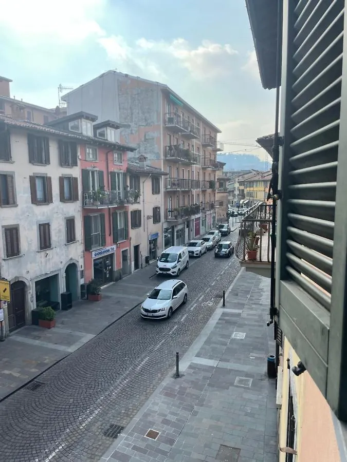 Ferienwohnung Accademia Family Bergamo